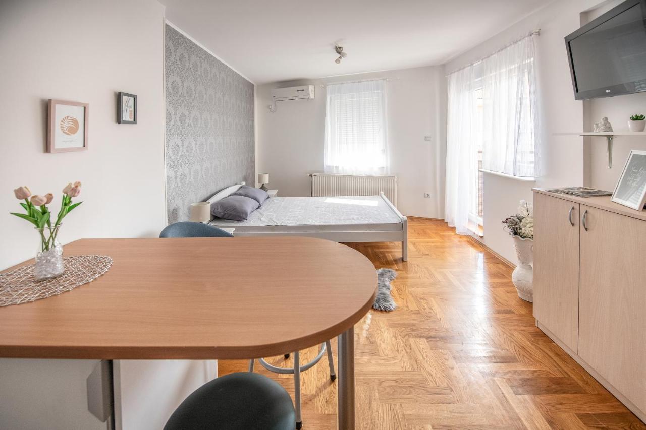 Stella Modern Apartment 2 نوفي ساد المظهر الخارجي الصورة