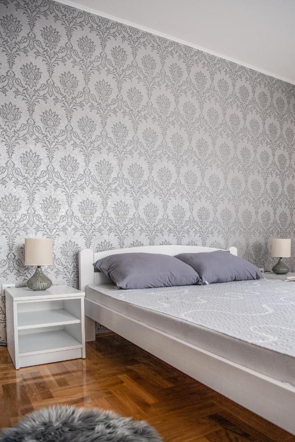 Stella Modern Apartment 2 نوفي ساد المظهر الخارجي الصورة