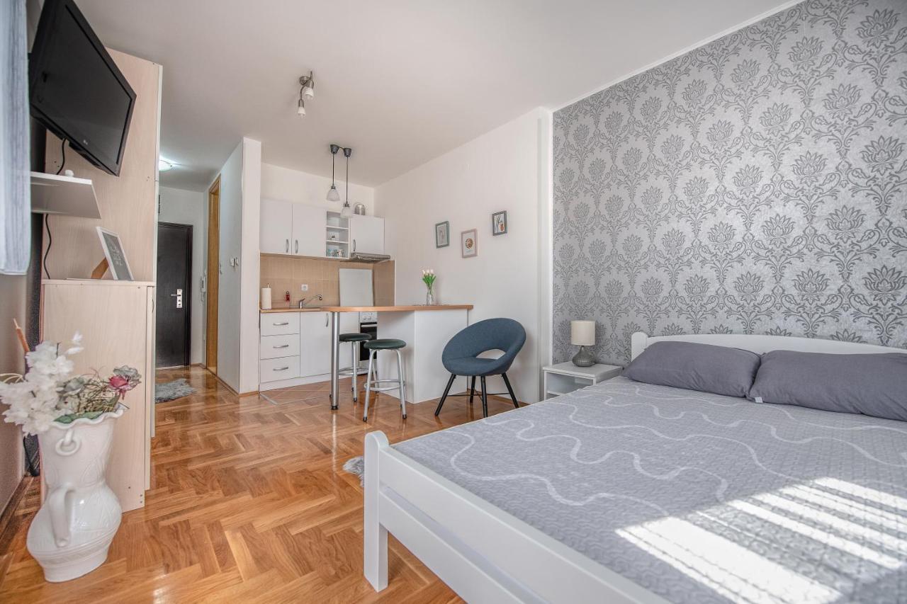 Stella Modern Apartment 2 نوفي ساد المظهر الخارجي الصورة